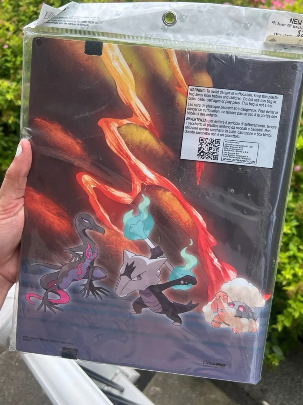 Pokemon Charizard Pro Binder with 200 pages NWT!